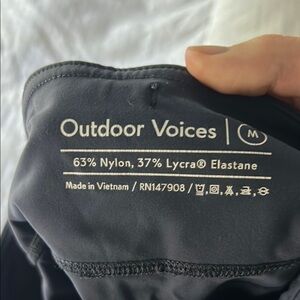 Outdoor Voices navy leggings medium